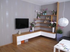 Obývací pokoj - bílá lesk / dub masiv